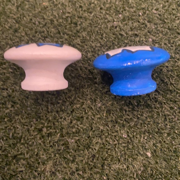 CUSTOM TORONTO MAPLE LEAF DRAWER PULLS - Picture 5 of 5